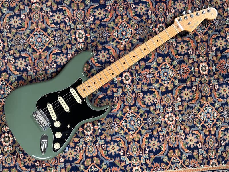 Fender American Professional Stratocaster Maple Fretboard 2016 Antique Olive