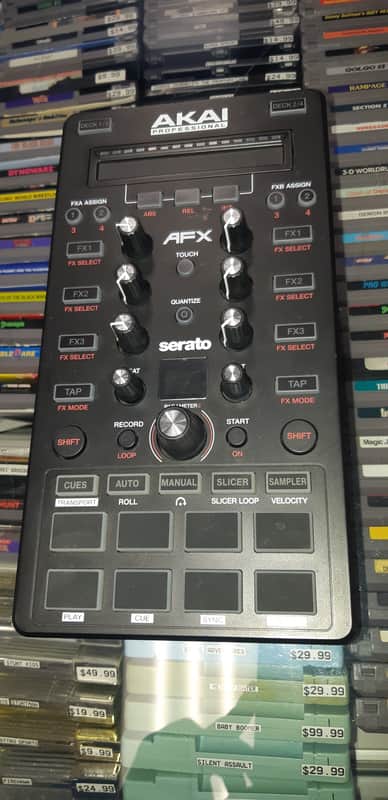 Akai AFX DJ Controller image 1