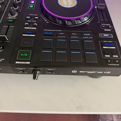 Denon Prime 4+ with accessories image 9