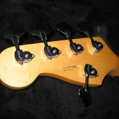 Fender Deluxe 24 Jazz Bass Quilted Maple image 6