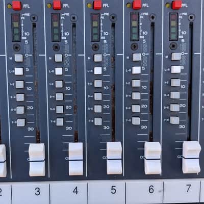 Allen & Heath GL4000 8-Group VCA 40-Channel Mixing Console image 12