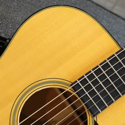 2014 Martin 000-18E Retro Acoustic Guitar Natural + OHSC image 4