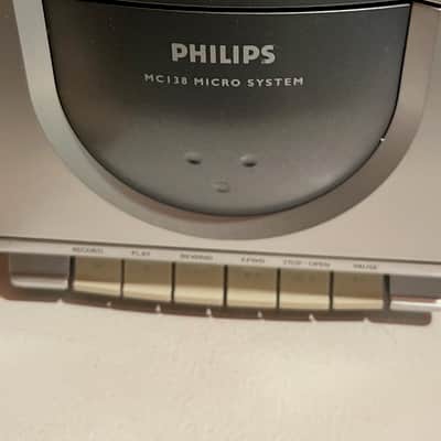 Philips Model MC 138/37 AM/FM, CD, Cassette Player image 2
