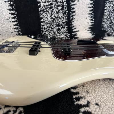 Fender Left-hand American vintage 66’ Jazz Bass 03/2023 - Olympic white image 4