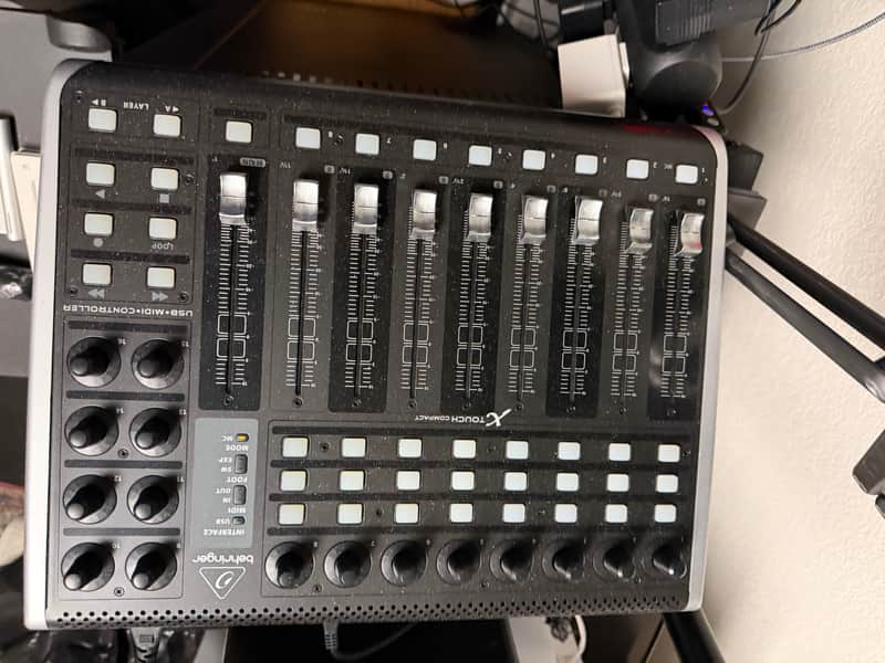 Behringer X-TOUCH Universal DAW Control Surface 2015 - Present - Standard image 1