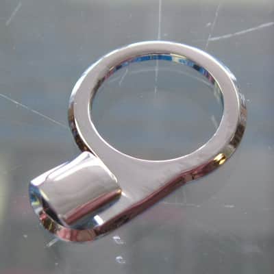 Fender USA Stealth String Retainer for American Deluxe Bass 0078972049 image 3