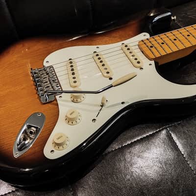 Fender Eric Johnson Stratocaster with Maple Fretboard - 2-Color Sunburst image 2