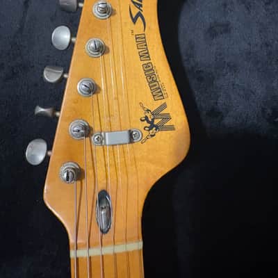 Music Man Sabre II 1978-1980 - Red image 3