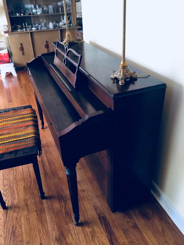 H. W. Perlman Spinet Upright Piano 1951-1954 Honey Brown Bild 1