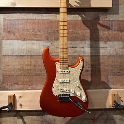 Fender American Deluxe Stratocaster V-Neck with Maple Fretboard 2004 - Candy Tangerine image 1