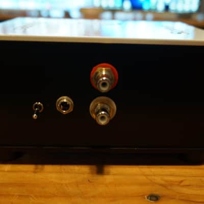 Sicphones Headphone Amp - White/Black image 2