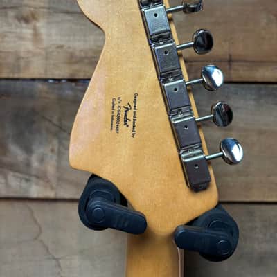 Squier Classic Vibe Bass VI 3-Tone Sunburst image 8