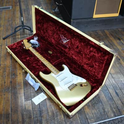 Fender Custom Shop Limited Edition 70th Anniversary 1954 Stratocaster Journeyman Relic Aged Aztec Gold w/Tweed Case image 9