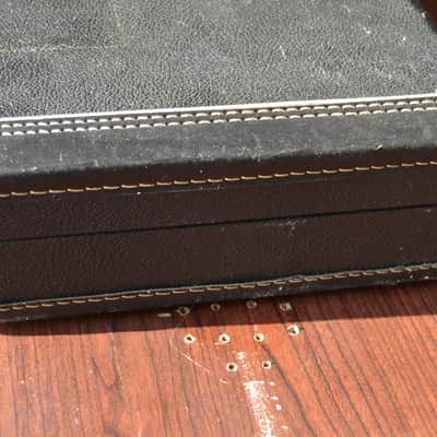 Fender hardshell guitar case for 1972-1977 Stratocaster + Telecaster, with Vintage 1970s mojo! image 3