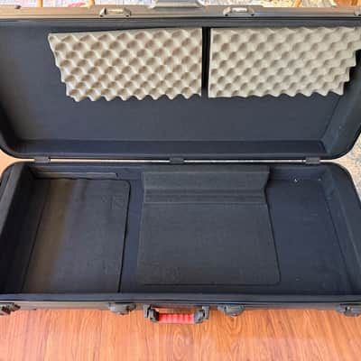 Gator GTSA-KEY61 TSA Series ATA Molded 61-Key Keyboard Case 2010s - Black image 4
