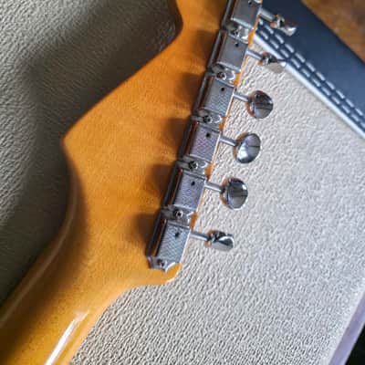 Fender Eric Johnson Strat USA T2S w/G&G case 2005 - sunburst image 6