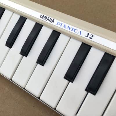 Yamaha P-32 A Pianica 32 Vintage Melodica Keyboard Harmonica + Case image 4