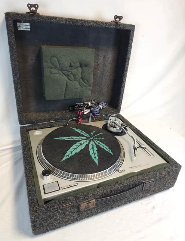 Vintage Technics SL-1200MK2-M Turn Table, 1995, MIJ, w/GenzBenz Road Case image 1