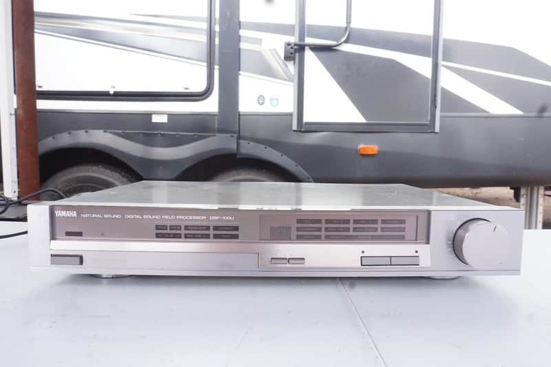 YAMAHA Natural Sound Digital Sound Field Amplifier DSP-100U