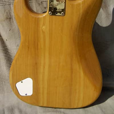 Fender Stratocaster Elite Gold 1983 Natural image 13