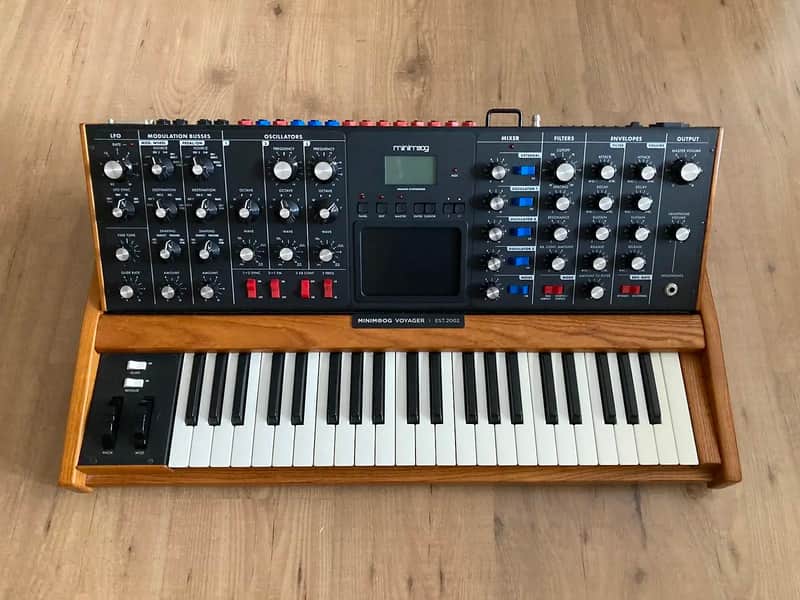 Moog Minimoog Voyager Performer Edition 44-Key Monophonic