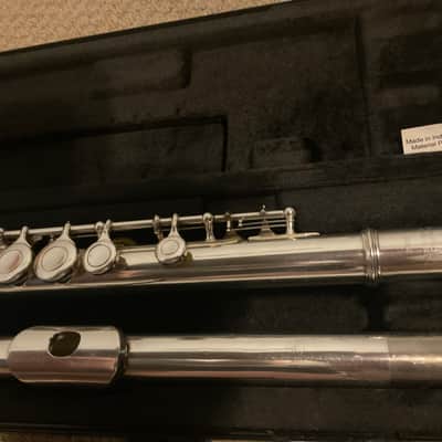 Yamaha 225SII Flute All New Pads, Clean image 3