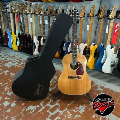 Gibson J45 Standard Natural image 11