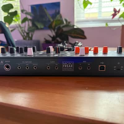Arturia MicroFreak Synthesizer image 2