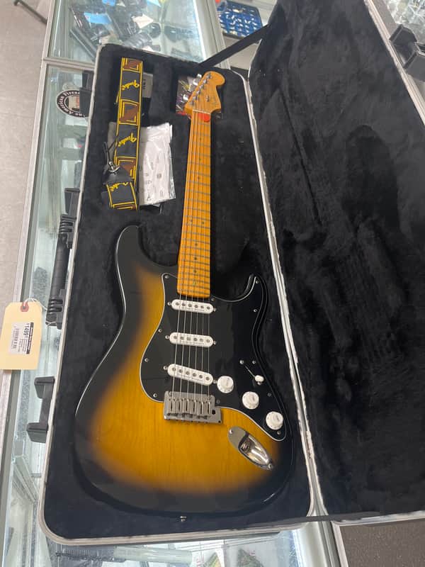Fender American Deluxe Stratocaster 2005 - Sun Burst image 1