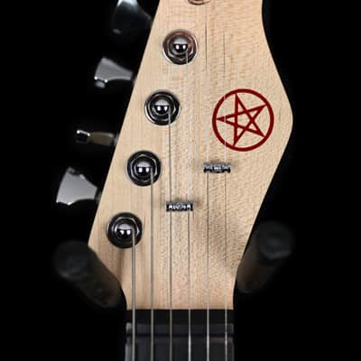 Pentagram S-Style "one-off" from 2024 in Red with original Hardcase image 7