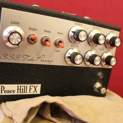 Peace Hill FX  SSS Tube Preamp Dumble style with Black Tolex & Silver Panel image 5