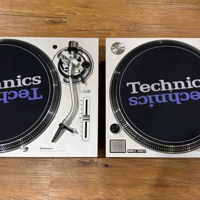 Technics SL-1200MK7 Silver Turntables Pair with Ortofon Concorde Cartridges image 2
