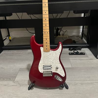 Fender Blacktop Stratocaster HH with Maple Fretboard 2011 - 2014 - Candy Apple Red image 1