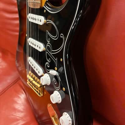 2015 Fender Stevie Ray Vaughan Stratocaster 3-Color Sunburst imagen 5