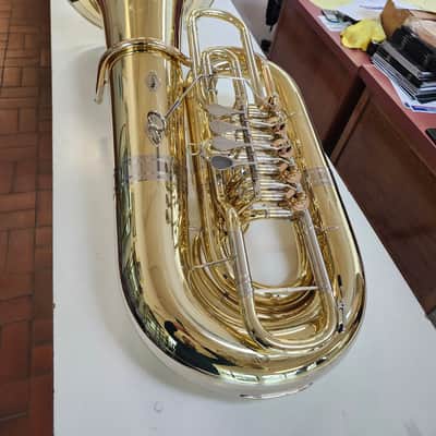 New Alexander 163 CC Tuba, Key of C, Yellow Brass, 5 valves, Lacquered, with Garland image 2