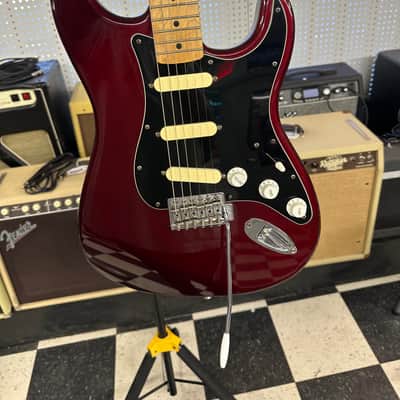 Fender MIM Standard Stratocaster with Maple Fretboard 2001 Midnight Wine image 17