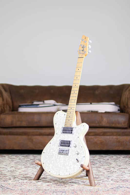 Godin Radiator 2000 | White Pearloid image 1