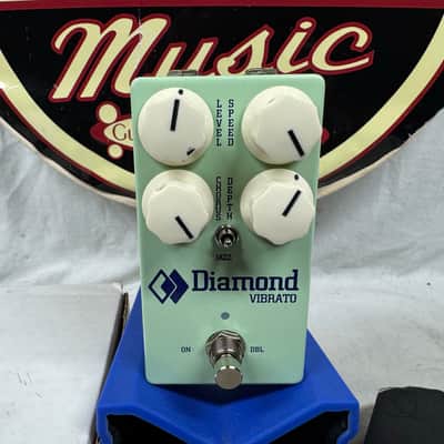 Diamond Pedals Vibrato Pedal with Box - Surf Green - Limited Edition image 2