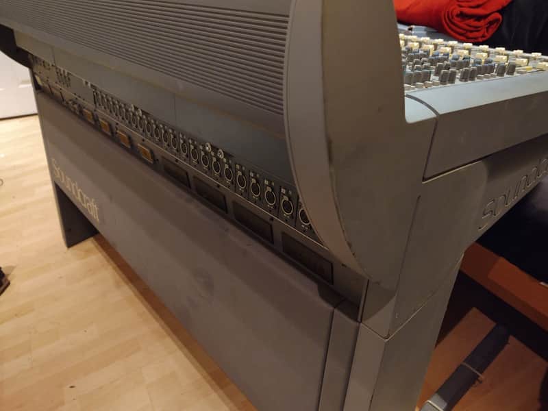 Soundcraft Sapphyre Analog Console | Reverb