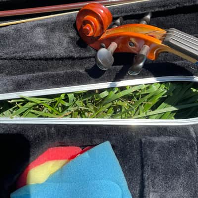 Conn-Selmer 4/4 violin - Traditional gloss finish image 6