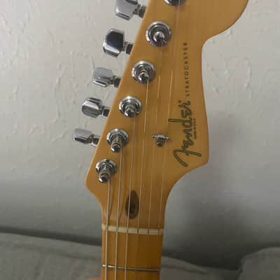 Fender American Standard Stratocaster with Maple Fretboard 1998 - 2000 - 3-Color Sunburst imagen 2