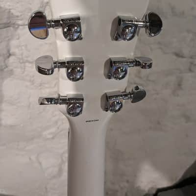 Washburn WI26 Joe Trohman signature - White image 8