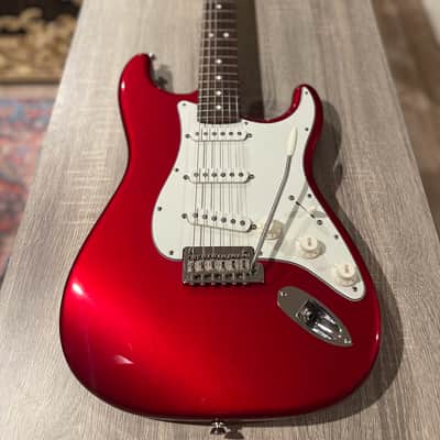 Fender American Professional Stratocaster with Rosewood Fretboard 2017 - 2019 - Candy Apple Red image 4