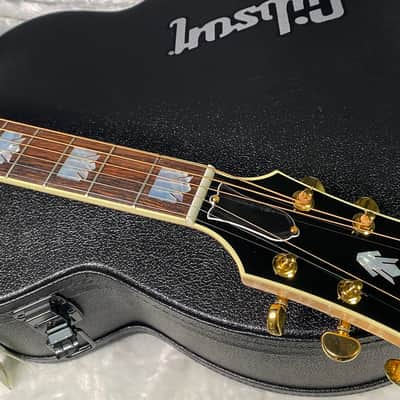 NEW ! Gibson SJ-200 Standard - Custom Shop - Dealer Select - Super RARE - Blue Top - Authorized Dealer - AAAAA Flamed Natural Maple Back & Sides - G07206 image 5
