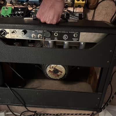 Fender Deluxe Reverb 2-Channel 22-Watt 1x12" Guitar Combo 1963 - 1967 - Black Panel image 2