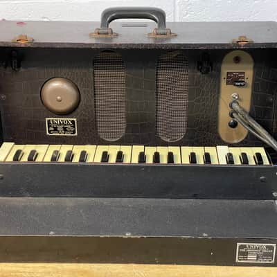 Jennings Univox 1950’s valve synthesizer image 7