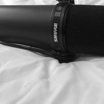 Shure SM7B Cardioid Dynamic Microphone image 3