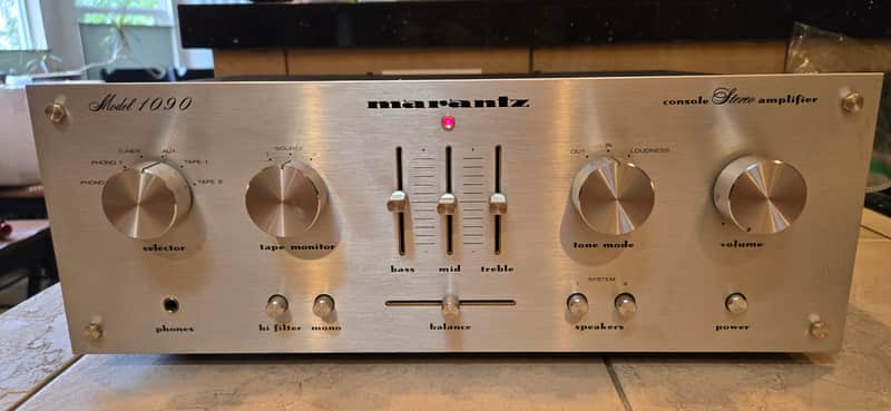 Excellent Marantz 1090 image 1