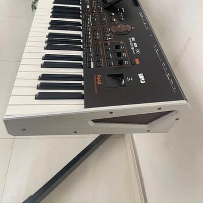 Korg Pa4X 61-Key Professional Arranger Used in mint condition image 2