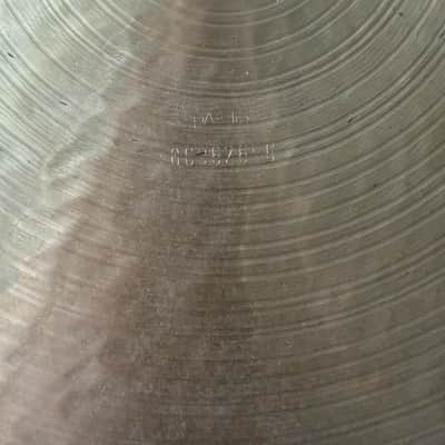 Paiste Signature Traditionals Light Flat Ride 20” (2021g) | Serial #06962656 | 2006 Production image 2